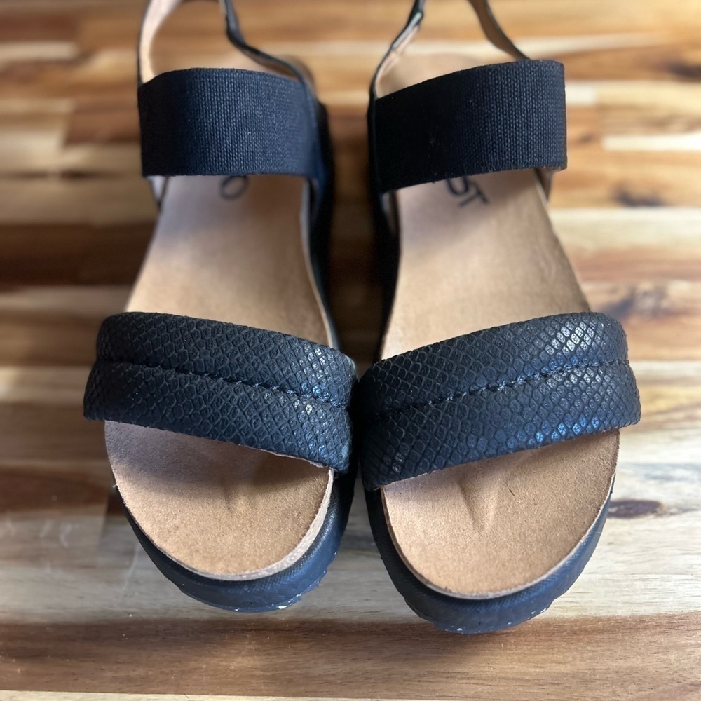 Otbt Libra chunky platform strap sandals in women’s Sz. 8 black leather upper. - Picture 7 of 8
